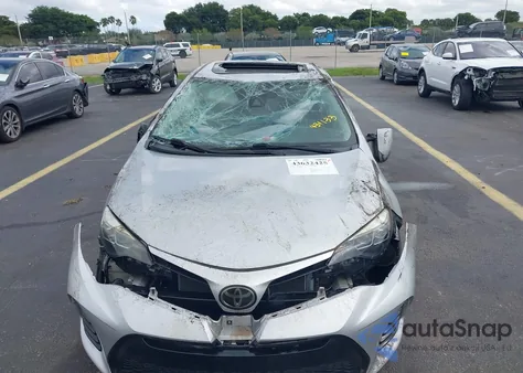 2018 Toyota Corolla Se z USA, uszkodzony, nr VIN 5YFBURHE3JP761453